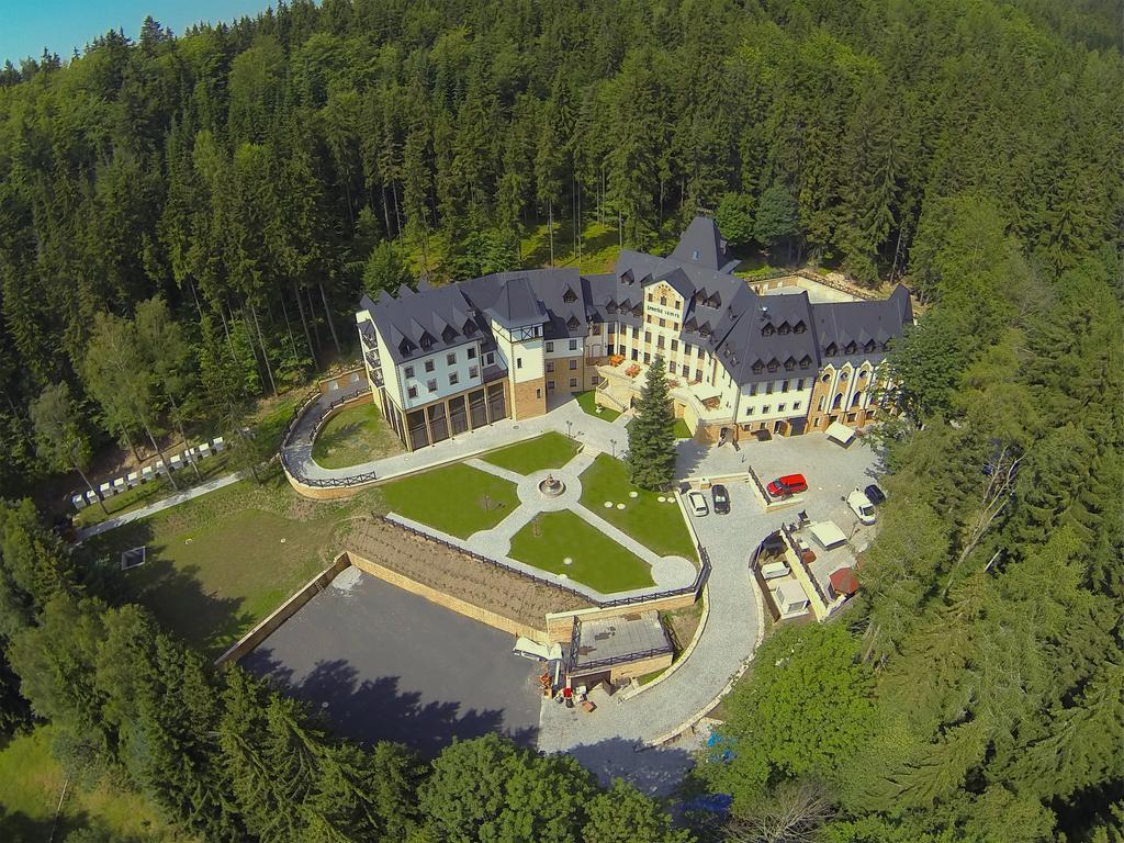 Zámek Lužec Spa&Wellness Resort Karlovy Vary Esterno foto